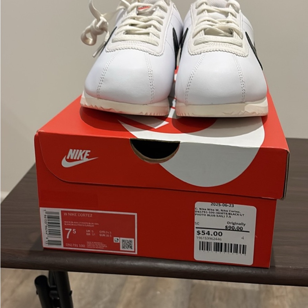 Nike Cortez Women’s White and Black Sneakers size7.5